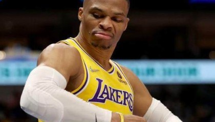 唐斯公开表示韦少刷数据 追梦路见不平阴阳反讽